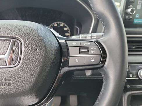 Used 2025 Honda Pilot Touring image 33