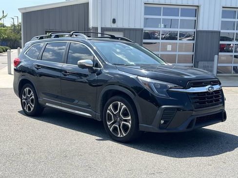 Used 2023 Subaru Ascent Limited w/ Technology Package AWD/4WD image 7