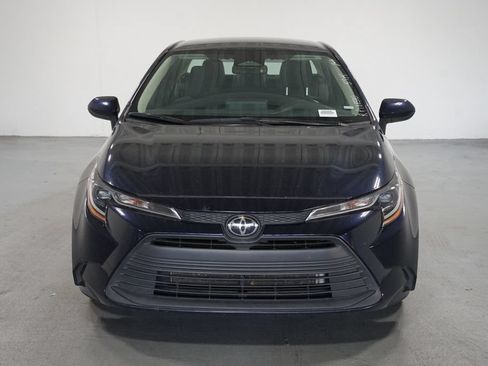 Used 2024 Toyota Corolla LE FWD image 2