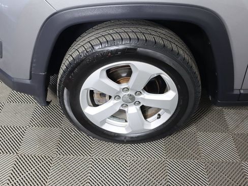Used 2018 Jeep Compass Latitude AWD/4WD image 14