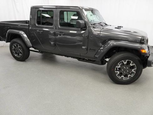 New 2026 Jeep Gladiator Sport AWD/4WD image 8