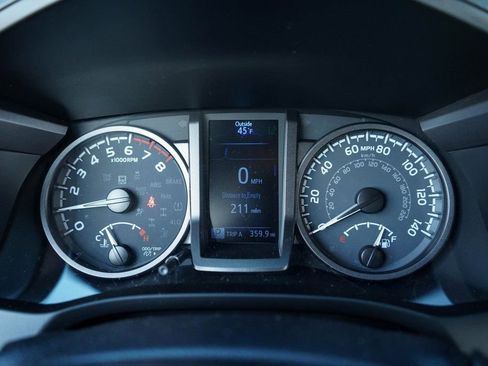 Used 2021 Toyota Tacoma TRD Off-Road image 5