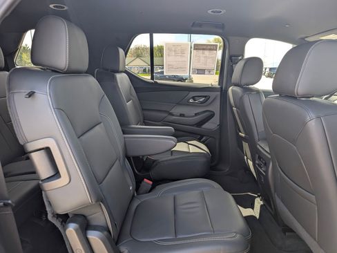 Used 2023 Chevrolet Traverse LT AWD/4WD image 35