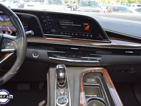 Used 2021 Cadillac Escalade ESV Premium Luxury w/ LPO, Illumination Package image 18