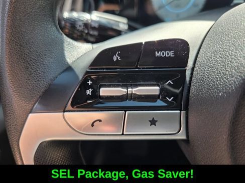 Used 2024 Hyundai Elantra SEL FWD image 26