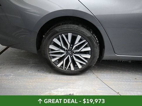 Used 2024 Nissan Altima 2.5 SV image 19