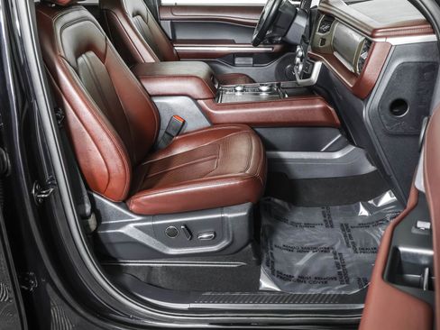 Used 2023 Ford Expedition Limited image 47