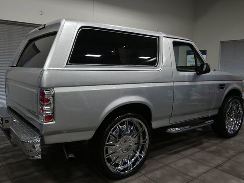 Used 1993 Ford Bronco image 4