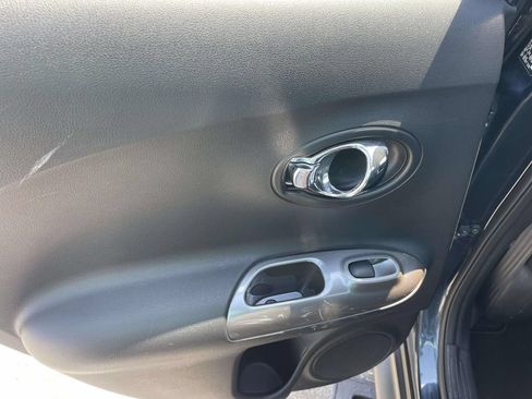 Used 2014 Nissan Juke S FWD image 12