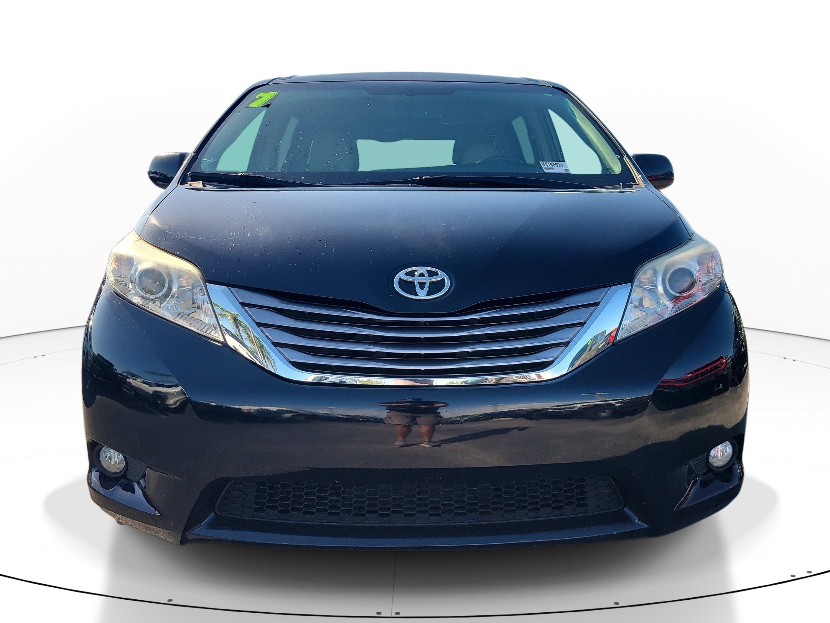 Used 2017 Toyota Sienna XLE w/ XLE Navigation Package AWD/4WD image 2