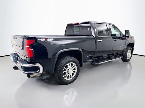 Used 2025 Chevrolet Silverado 2500 LTZ w/ LTZ Premium Package AWD/4WD image 8