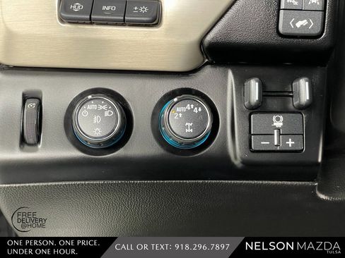 Used 2018 GMC Yukon Denali w/ Denali Ultimate Package image 31