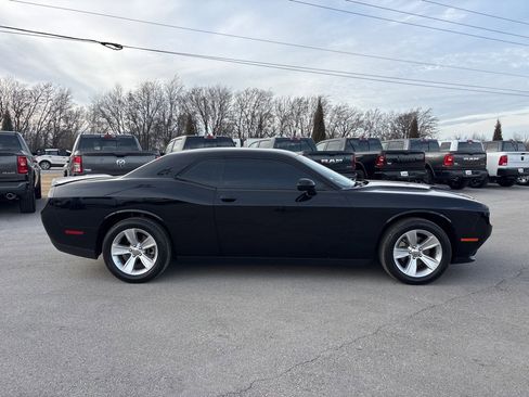 Used 2023 Dodge Challenger SXT image 2