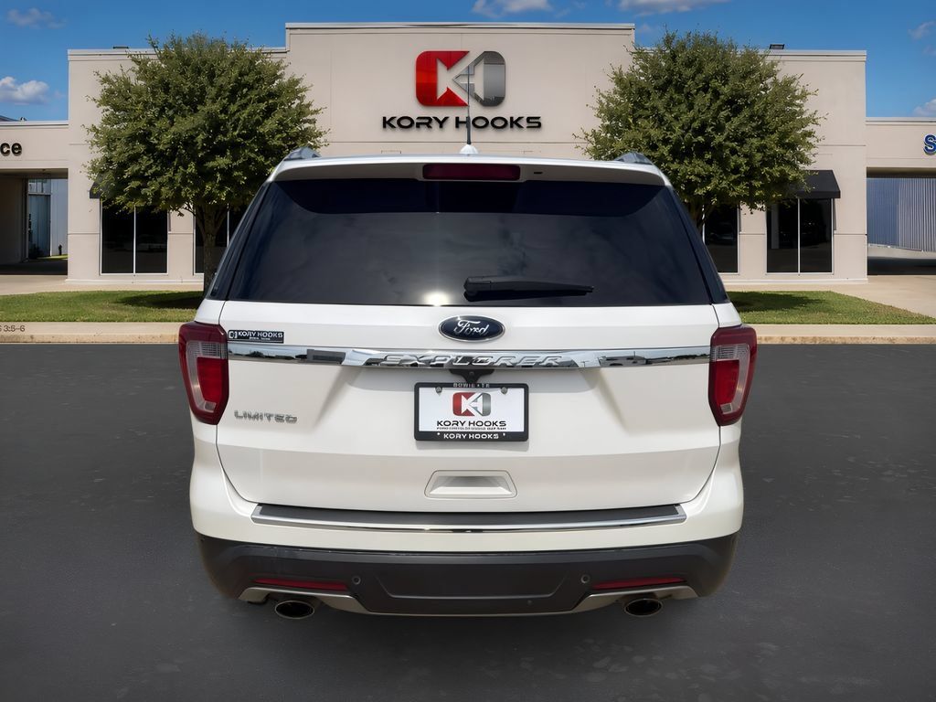 Used 2018 Ford Explorer Limited w/ Equipment Group 301A FWD image 4