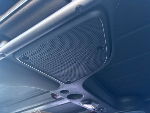 Used 2015 Jeep Wrangler Unlimited Rubicon w/ Connectivity Group image 23