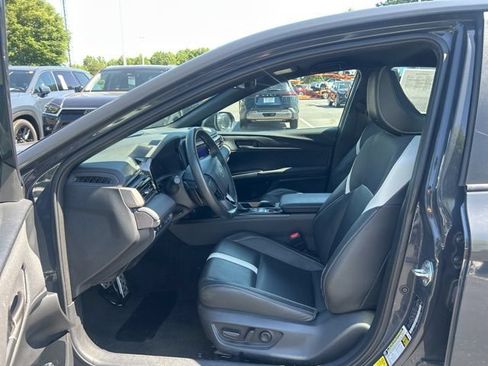 Used 2025 Toyota Camry SE FWD image 15
