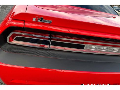 Used 2014 Dodge Challenger R/T Plus image 27