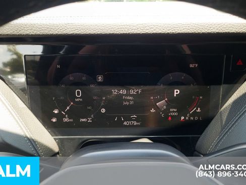 Used 2025 GMC Yukon Denali AWD/4WD image 31