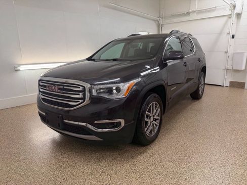 Used 2017 GMC Acadia SLE FWD image 2