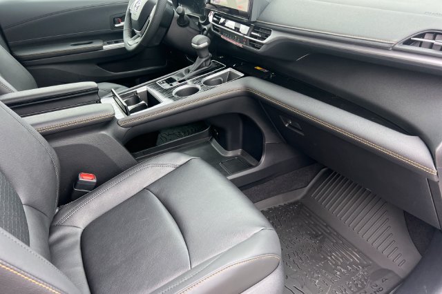 New 2026 Toyota Sienna XLE Woodland Edition AWD/4WD image 16