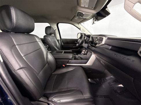 Used 2022 Toyota Tundra SR5 w/ SR5 Convenience Package image 38
