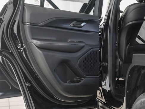 New 2025 Jeep Grand Cherokee image 35