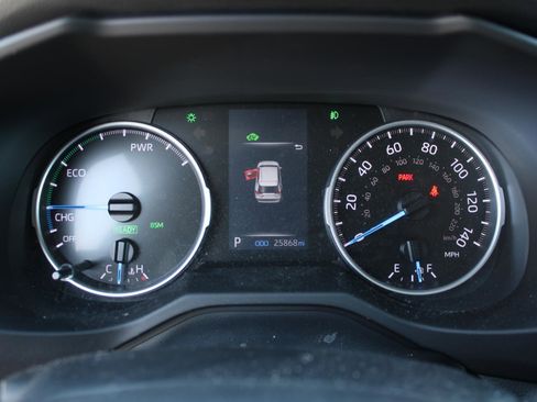 Used 2021 Toyota RAV4 XLE w/ Convenience Package image 12