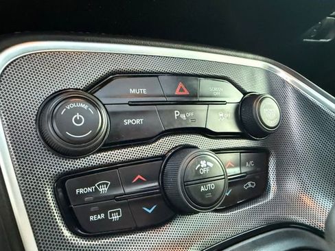 Used 2017 Dodge Challenger SXT Plus image 21