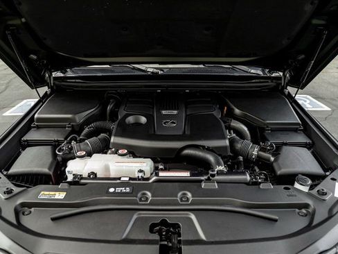 Used 2025 Lexus GX 550 image 30