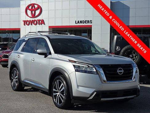 Used 2023 Nissan Pathfinder Platinum image 1