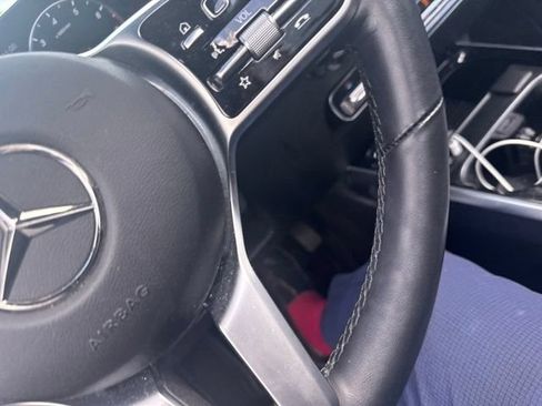 Used 2023 Mercedes-Benz GLB 250 4MATIC image 12