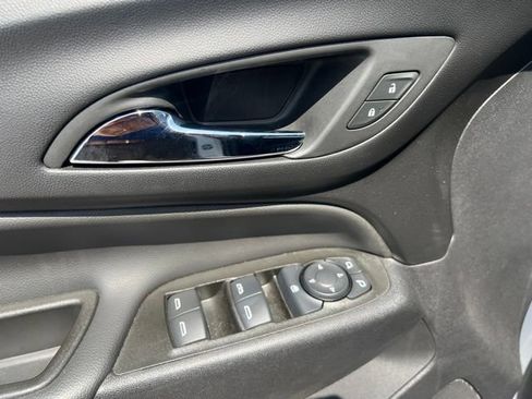 Used 2024 Chevrolet Equinox LT FWD image 13