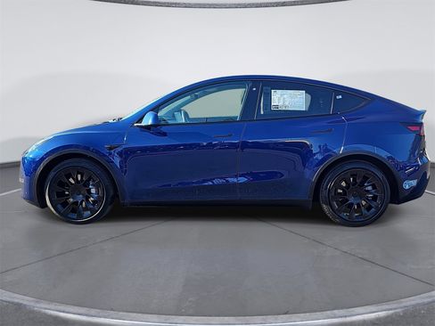 Used 2021 Tesla Model Y Long Range image 6