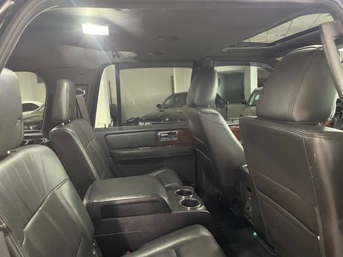 Used 2014 Lincoln Navigator 4WD image 28