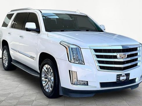 Used 2016 Cadillac Escalade 2WD image 1
