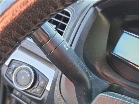 Used 2018 Ford Explorer XLT w/ Equipment Group 202A image 8