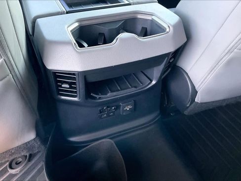 Used 2022 Toyota Tundra Limited image 33