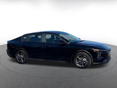 Used 2025 Kia K4 LXS image 16