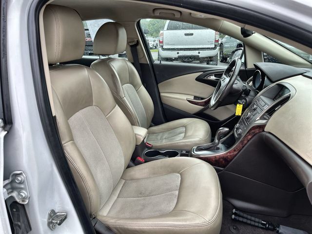 Used 2013 Buick Verano FWD image 25