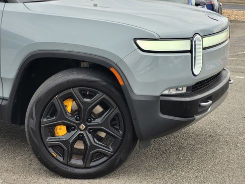 Used 2022 Rivian R1T Adventure image 9