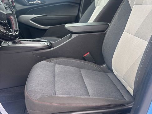 Used 2024 Chevrolet Trax RS w/ Sunroof Package FWD image 20