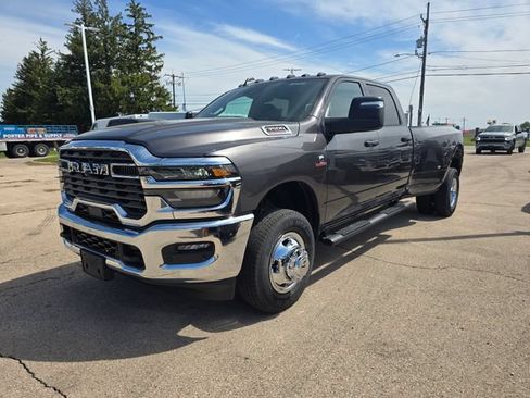 New 2026 RAM 3500 Tradesman AWD/4WD image 4
