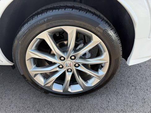 Used 2025 Buick Encore GX Avenir w/ Avenir Technology Package AWD/4WD image 9