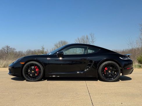 Certified 2024 Porsche 718 Cayman S RWD image 2