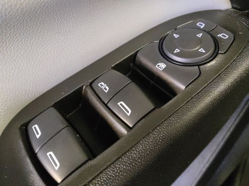 Used 2022 Chevrolet Equinox LT w/ Driver Convenience Package image 27