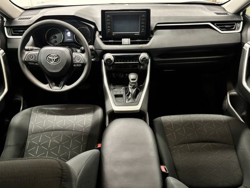 Used 2021 Toyota RAV4 XLE w/ Convenience Package FWD image 11