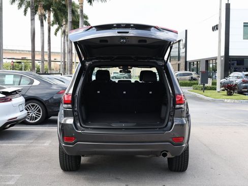 Used 2021 Jeep Grand Cherokee Laredo X image 7