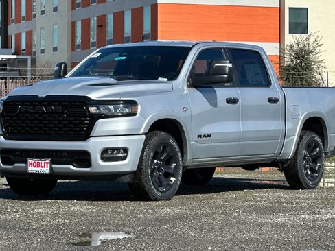 New 2026 RAM 1500 4x4 Crew Cab image 7