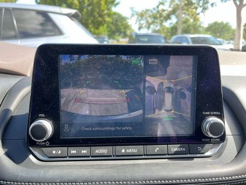 Used 2021 Nissan Rogue SL FWD image 9