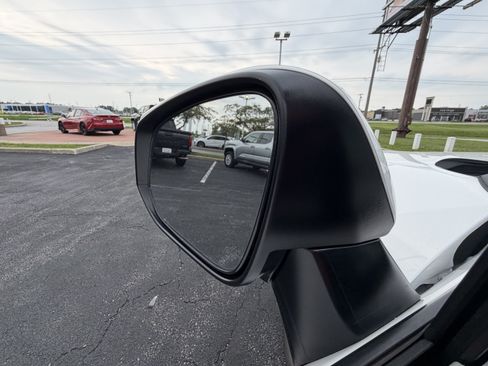Used 2025 Toyota RAV4 XLE FWD image 17